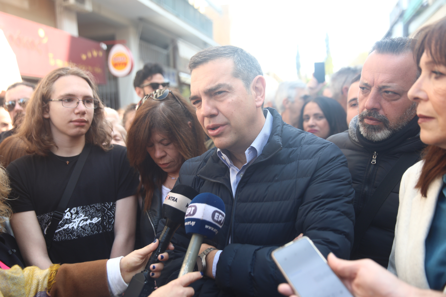 Αλέξης Τσίπρας στην Καλλιθέα: Το τελευταίο Πάσχα που το τραπέζι στο σπίτι θα είναι τόσο φτωχό