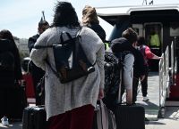 Με αυτοκίνητα, πλοία και αεροπλάνα αναχωρούν από την Αθήνα οι εκδρομείς του Πάσχα