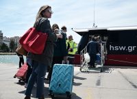 Πάσχα σαν να είναι… καλοκαίρι – Ουρές έξω από τα πλοία και τα ΚΤΕΛ