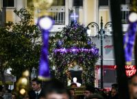 Σε κλίμα κατάνυξης η περιφορά των Επιταφίων [pics,vid]