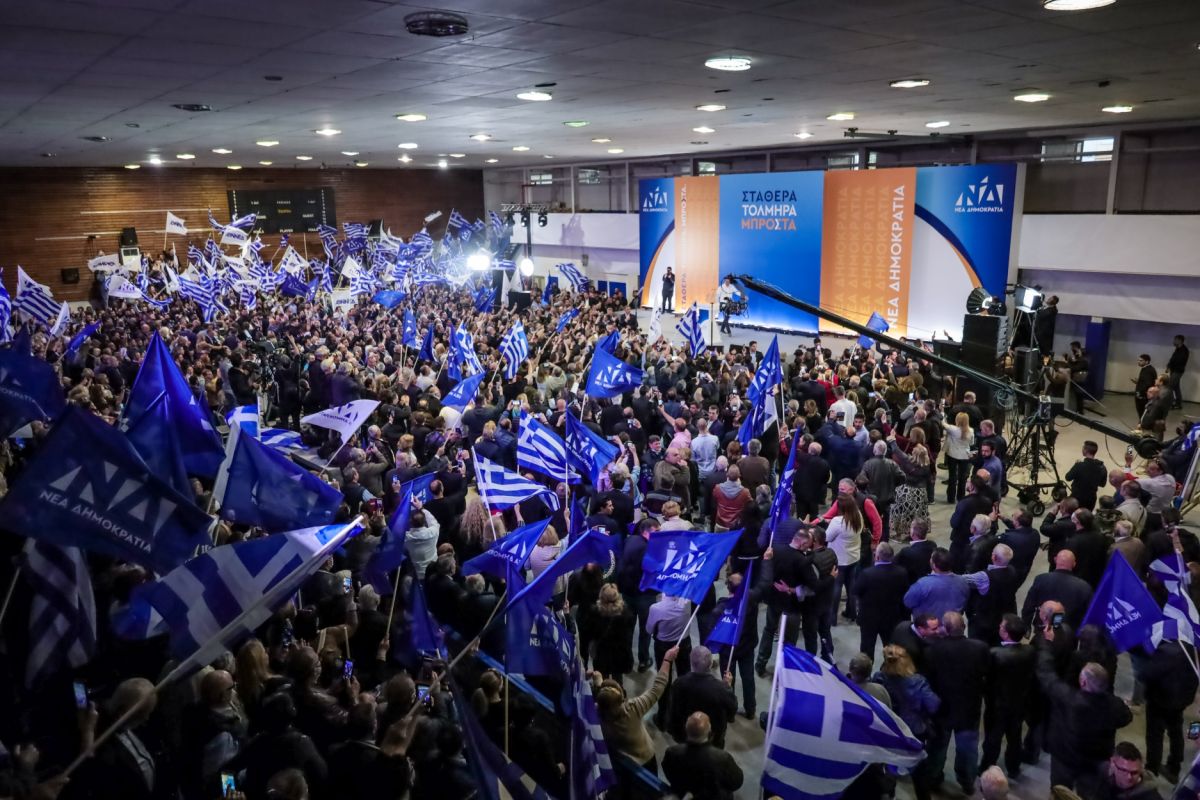 Κυριάκος Μητσοτάκης: Απάντησε με μαντινάδα στη «Δήμητρα» του Βαρουφάκη