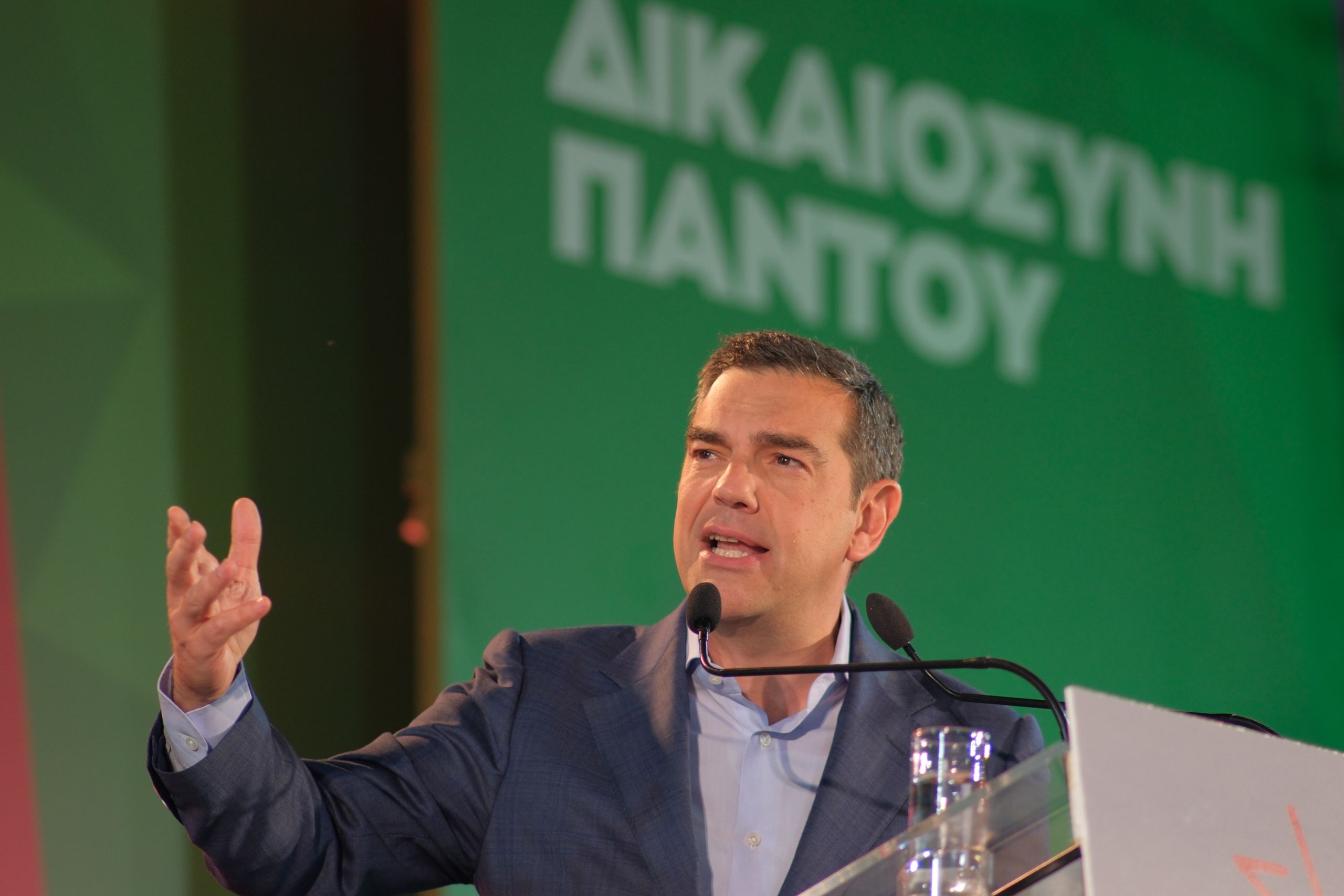 Τσίπρας και δημοσκοπήσεις