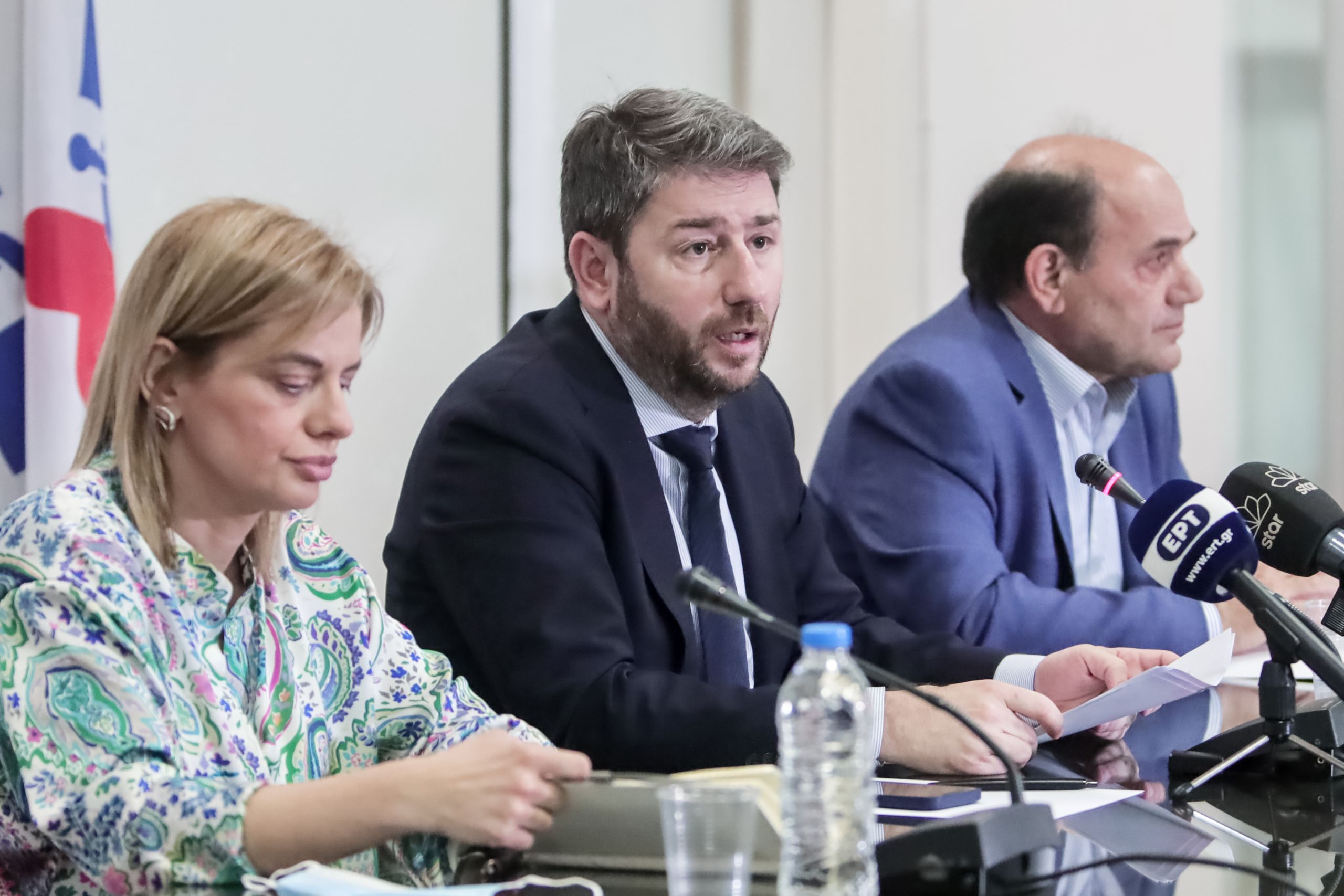 Οι 8 προτάσεις του ΠΑΣΟΚ για την αναγέννηση του ΕΣΥ