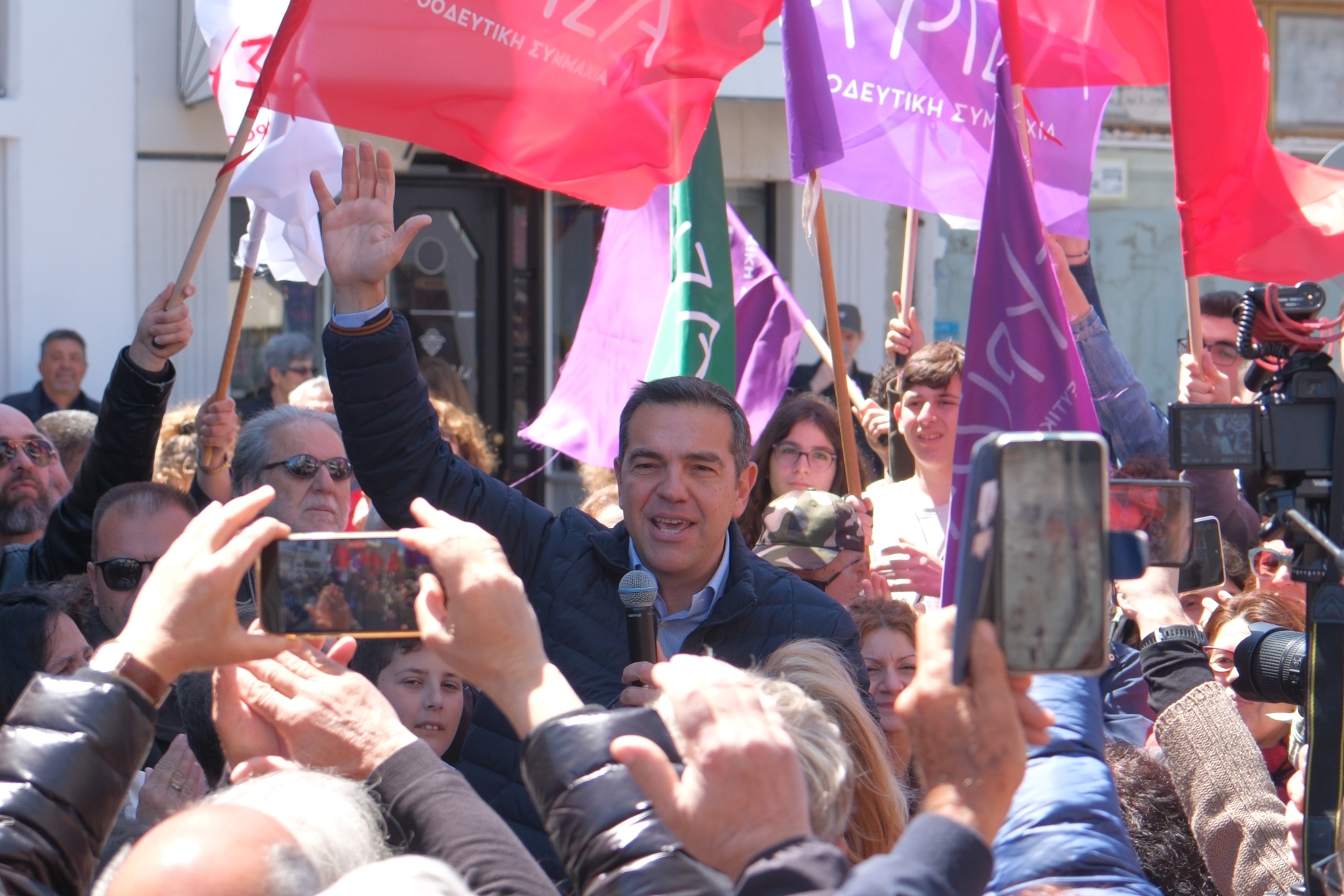 Τσίπρας από Χίο: «Χαλαρή ψήφος σημαίνει Μητσοτάκης και διαιώνιση του δράματος»