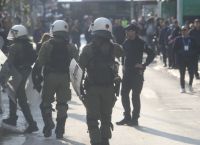 Παναθηναϊκός-ΑΕΚ: Ένταση εξώ από τη Λεωφόρο ανάμεσα σε ΜΑΤ και οπαδούς, χρήση δακρυγόνων από την αστυνομία