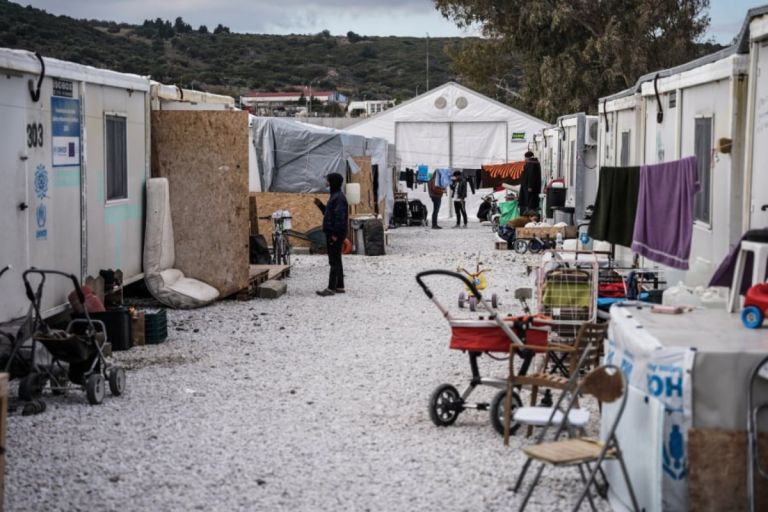 Υπουργείο Μετανάστευσης: Πρόσκληση ενδιαφέροντος για οκτώ διοικητές ΚΥΤ και Ελεγχόμενων Δομών