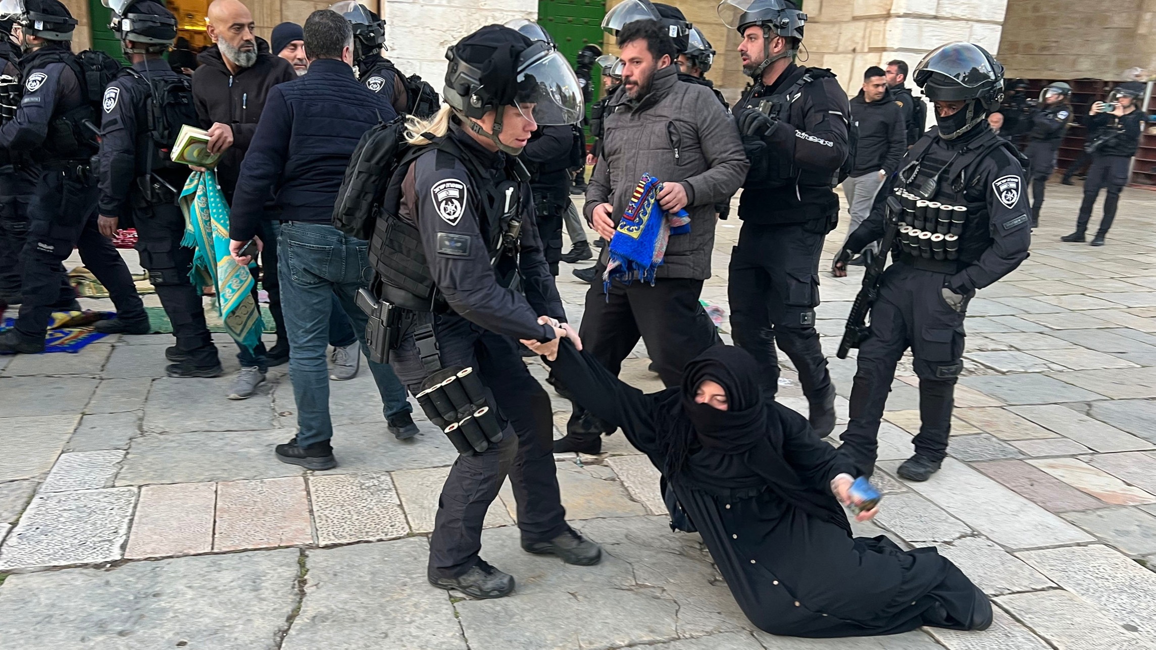 Ισραηλινές αγριότητες στο ισλαμικό τέμενος Αλ Ακσά