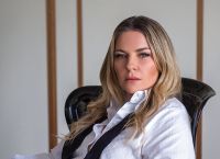 Ελισάβετ Μουτάφη: «Μου είπαν ότι θα με κλειδώσουν μέσα στην Αχαρνών, άμα δεν βγω» Ελισάβετ Μουτάφη: «Μου είπαν ότι θα με κλειδώσουν μέσα στην Αχαρνών, άμα δεν βγω»