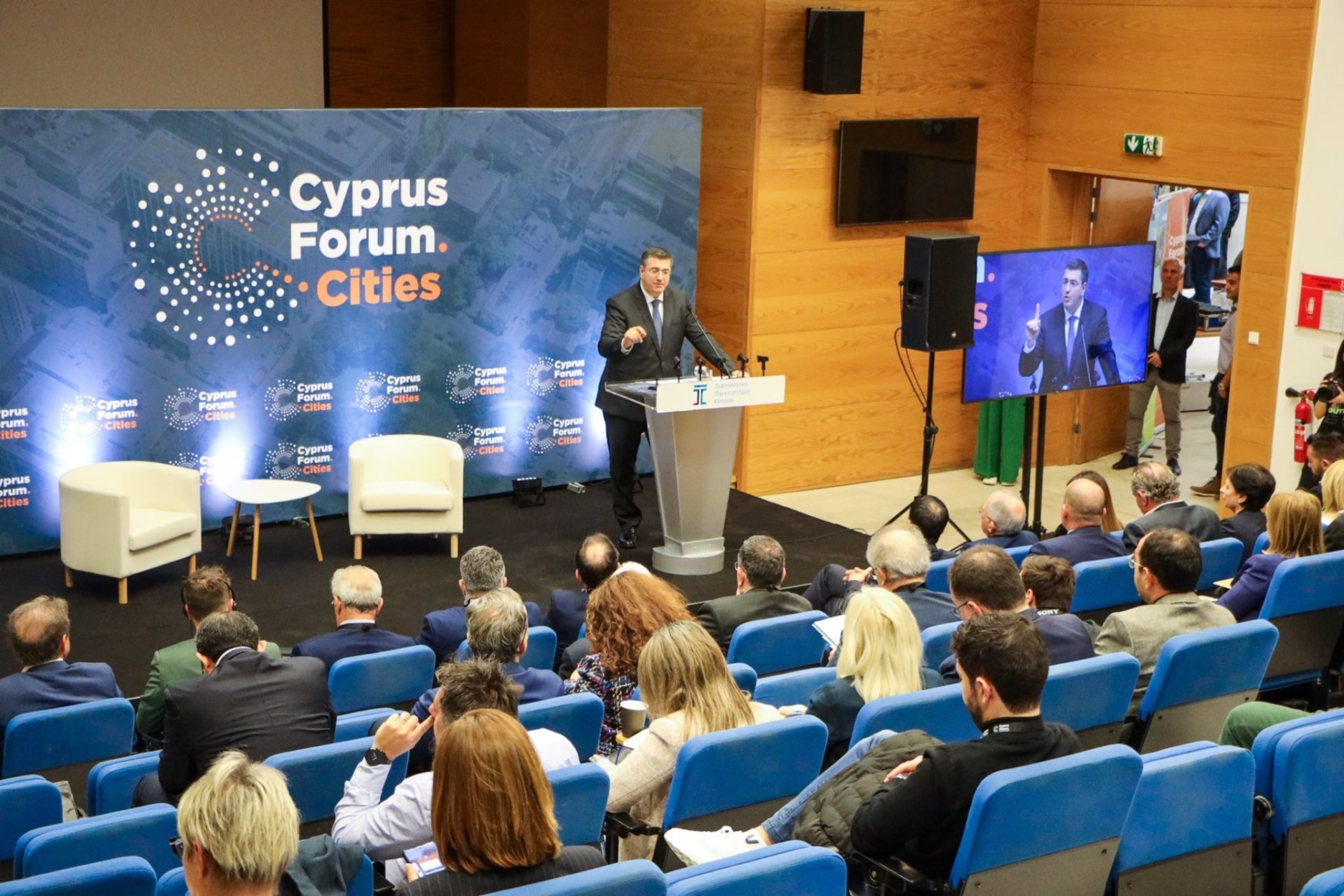 Ο Απόστολος Τζιτζικώστας στο 1ο Cyprus Forum Cities στη Λεμεσό