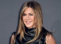 Jennifer Aniston: Για πρώτη φορά λέει τι έκανε τον πρώτο της μισθό από τα “Friends”