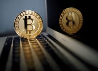Forbes:  “Άρωμα” απάτης με avatar και ηθοποιούς που εμφανίζονταν ως CEO