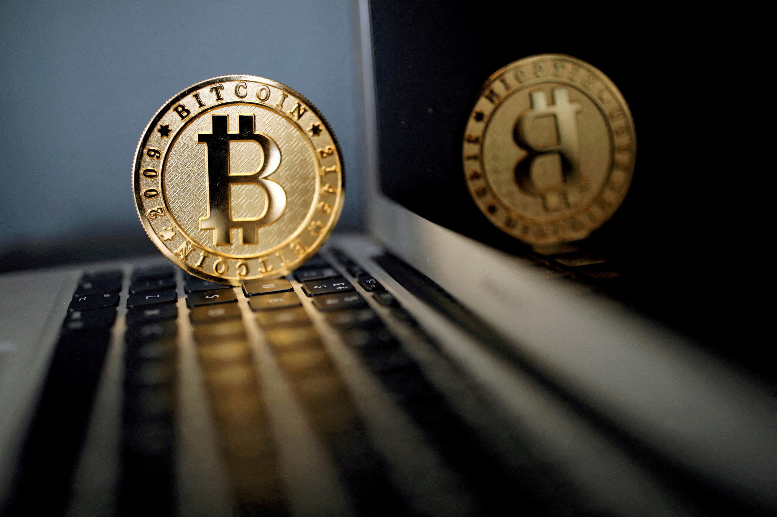 Forbes:  “Άρωμα” απάτης με avatar και ηθοποιούς που εμφανίζονταν ως CEO