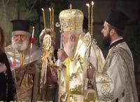 Ανάσταση: Πήραν φωτιά τα μαλλιά της Μαριλίζας Ξενογιαννακοπούλου στη Μητρόπολη [vid]