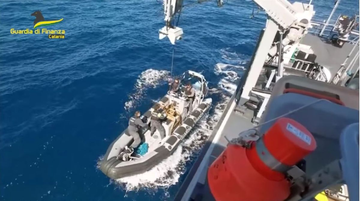Σικελία: Κατασχέθηκαν πλωτά δέματα με ναρκωτικά αξίας 400 εκ. ευρώ