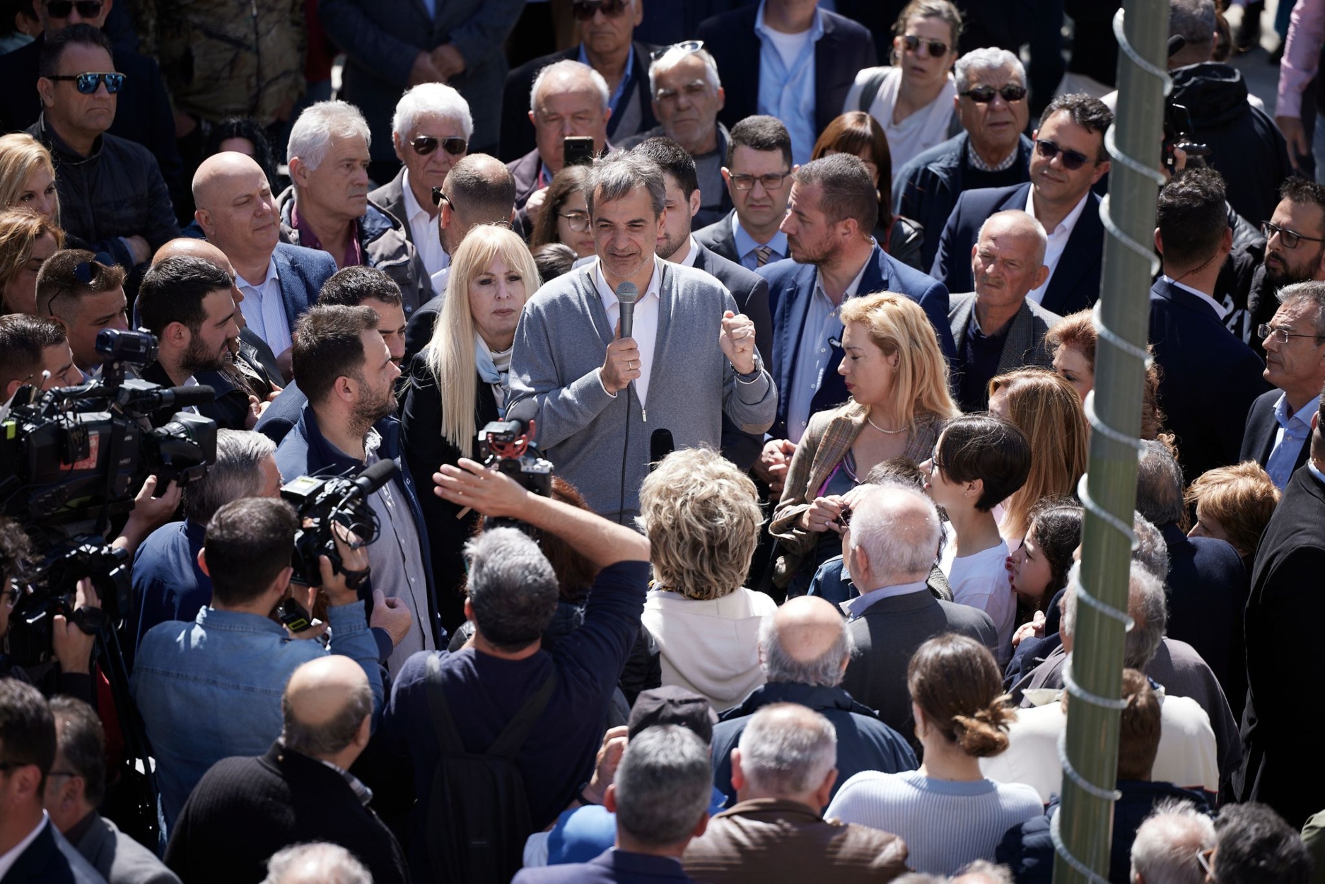 Η απλή αναλογική και οι δύο διαφορετικές «γραμμές» ΝΔ και ΣΥΡΙΖΑ