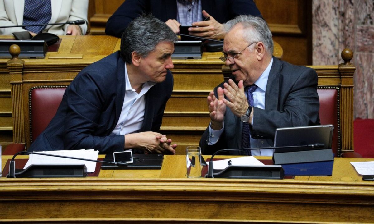 Δραγασάκης – Τσακαλώτος: «Κυβέρνηση ηττημένων με πρωθυπουργό τον Τσίπρα»