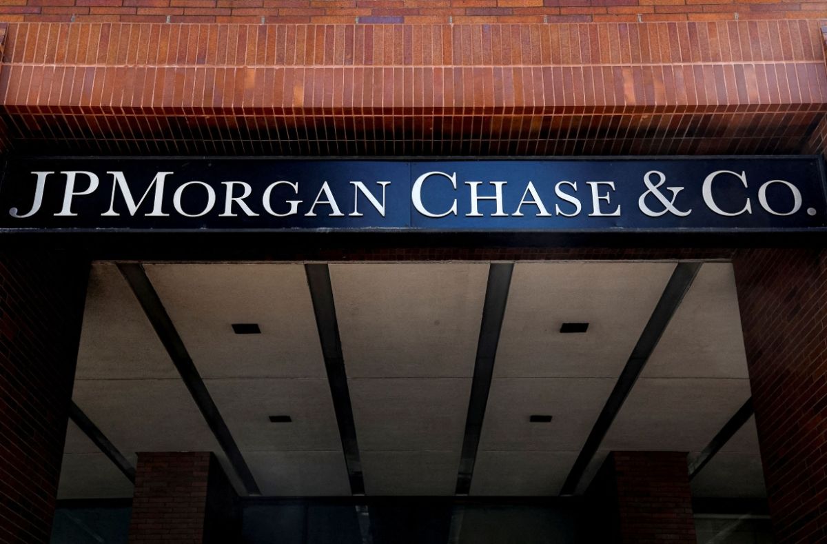 JP Morgan: Ουδέτερη για την Ελλάδα μέχρι να περάσει ο πολιτικός “θόρυβος”
