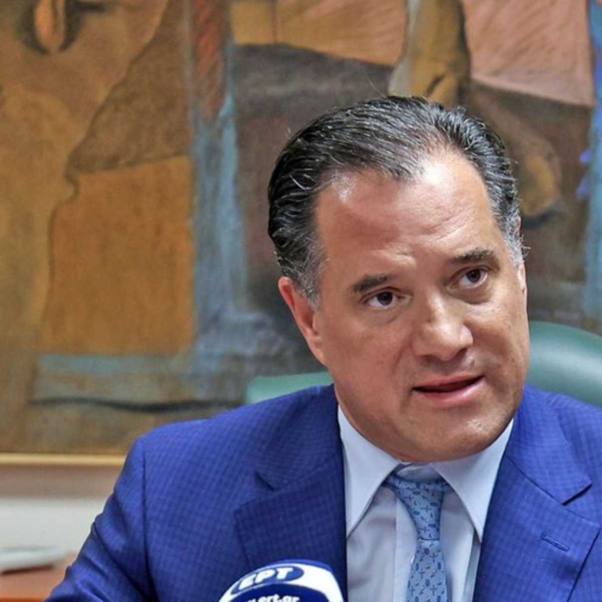Άδωνις Γεωργιάδης: Σε δύο χρόνια οι τριετίες – Επιφυλάξεις για τις συμβάσεις
