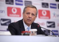 Τους έκανε και … τραπέζι ο Μπαλτάκος σε ΑΕΚ και ΠΑΟΚ