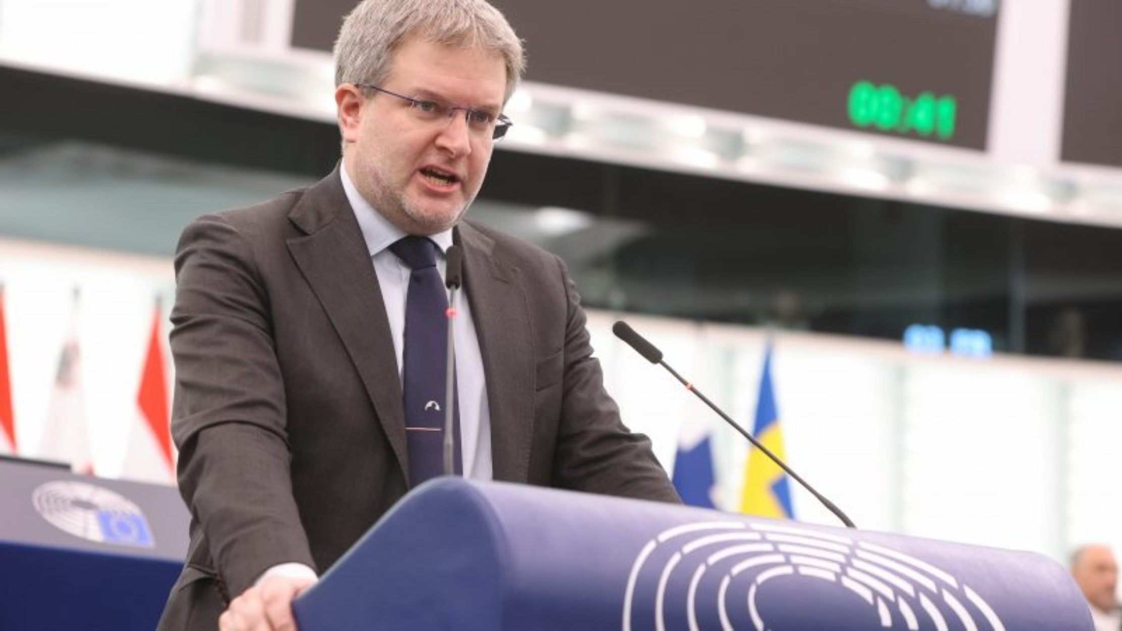 Ιταλός Ευρωβουλευτής: Οι υποδομές πρέπει να μην καταλήξουν στα χέρια της Κίνας