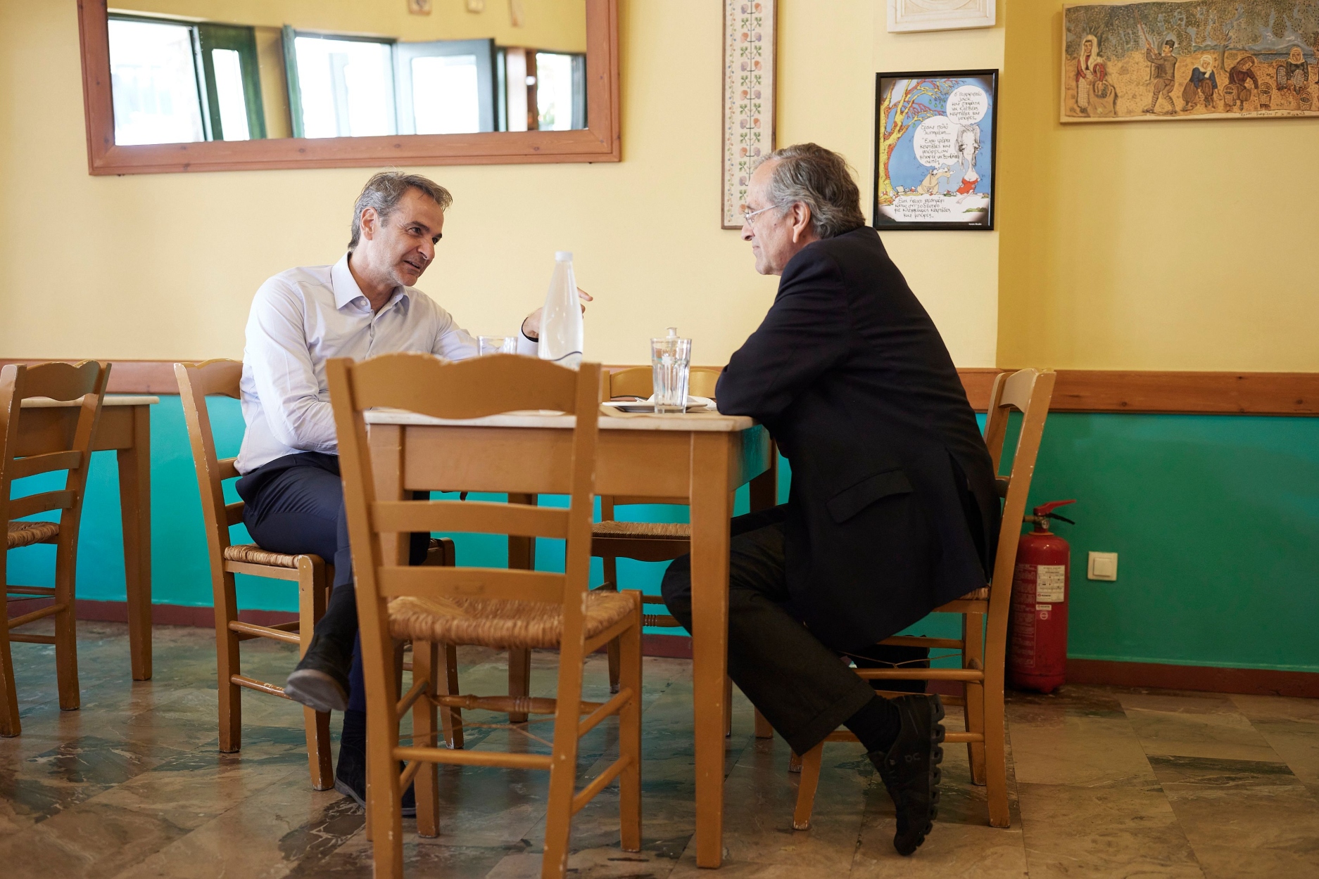 Μητσοτάκης και Σαμαράς γευμάτισαν σε εστιατόριο στην Καλαμάτα [pic]