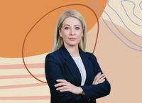 Αννίτα Δημητρίου: Ηχηρή απάντηση στην σεξιστική φραστική επίθεση του προέδρου της τουρκικής βουλής