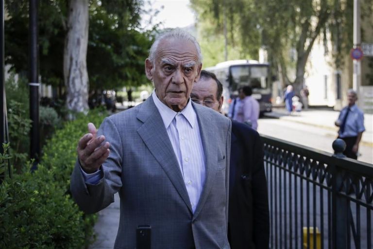 Η τρίτη διαθήκη – Aπειλεί για αποκαλύψεις με επιστολές και ηχητικά που έχει καταθέσει σε δικηγόρο