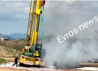 Αλεξανδρούπολη: Γερανός «χτύπησε» σε καλώδια υψηλής τάσης και πήρε φωτιά