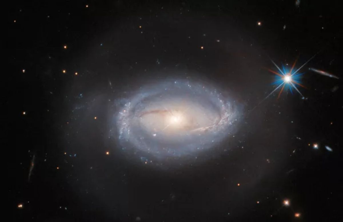 NASA: Το Hubble αποκρυπτογραφεί μυστηριώδες φαινόμενο σε απόσταση 390 εκατ. ετών φωτός – Φωτογραφία