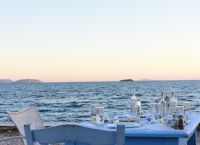 Εξαγωγές: Ιστορικό ρεκόρ για τα ελληνικά αλκοολούχα ποτά το 2022 – Ναυαρχίδα το ούζο