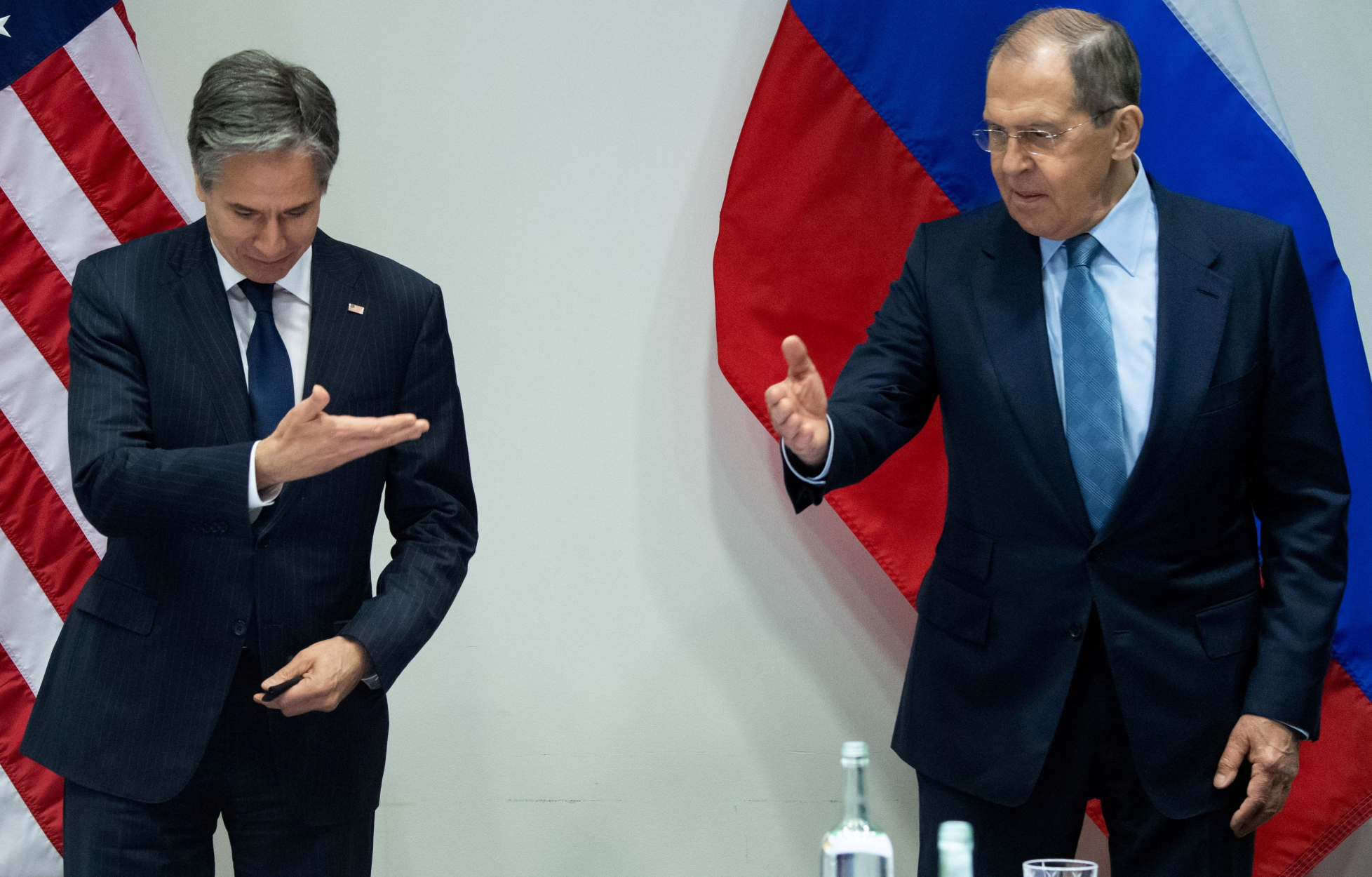 Επικοινωνία Λαβρόφ – Μπλίνκεν: Τι είπαν για τον δημοσιογράφο της WSJ