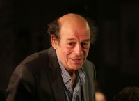 Μανούσος Μανουσάκης: «Κανείς δεν ενδιαφέρεται για τους τσιγγάνους, για αυτό απέρριψαν τους Ψίθυρους καρδιάς»