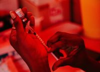 Επικεφαλής γιατρός Moderna: Εμβόλια mRNA για καρκίνους και καρδιαγγειακά νοσήματα έως το 2030 Επικεφαλής γιατρός Moderna: Εμβόλια mRNA για καρκίνους και καρδιαγγειακά νοσήματα έως το 2030