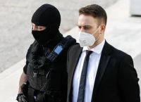 Γλυκά Νερά: Έδωσε Πανελλαδικές ο Αναγνωστόπουλος – Ανέπτυξε τις απόψεις του για τη… βία κατά των γυναικών