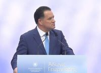 Άδωνις: Κερδίζει και το στοίχημα του Πάσχα