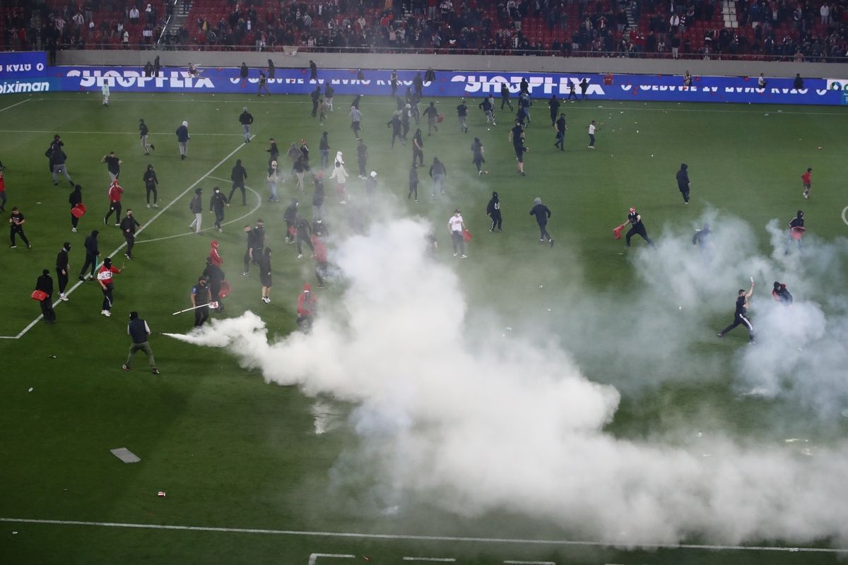 Τι αναφέρει ο κανονισμός για την εισβολή των οπαδών στον αγωνιστικό χώρο