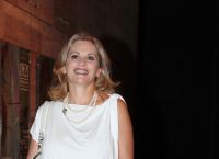 Θεοφανία Παπαθωμά: «Αν θες να βιάσεις κάποια, διαλέγεις τη Νομική Σύμβουλο της Κομισιόν! Απολύτως λογικό…»