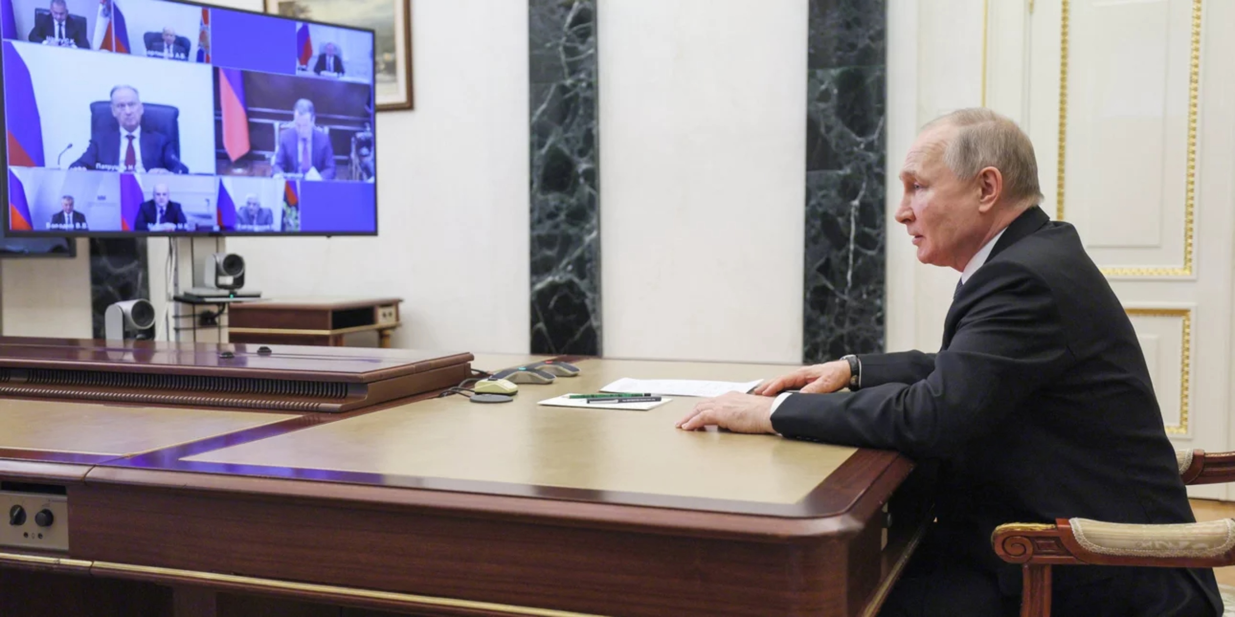 Ρωσία: Ο Πούτιν συναντήθηκε στη Μόσχα με τον υπουργό Άμυνας της Κίνας