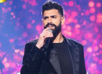 Σαρμπέλ: «Έβγαζα συνέχεια όγκους, στις φωνητικές χορδές έκανα τέσσερις εγχειρήσεις»