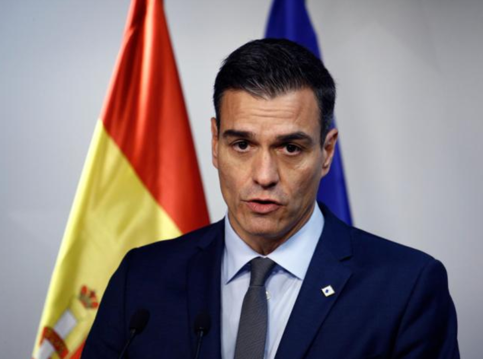 Ισπανία: Ο Σάντσεθ κήρυξε πρόωρες εκλογές μετά τη βαριά ήττα των Σοσιαλιστών