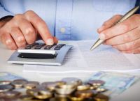 Ποιοι γλιτώνουν φέτος από το τέλος επιτηδεύματος