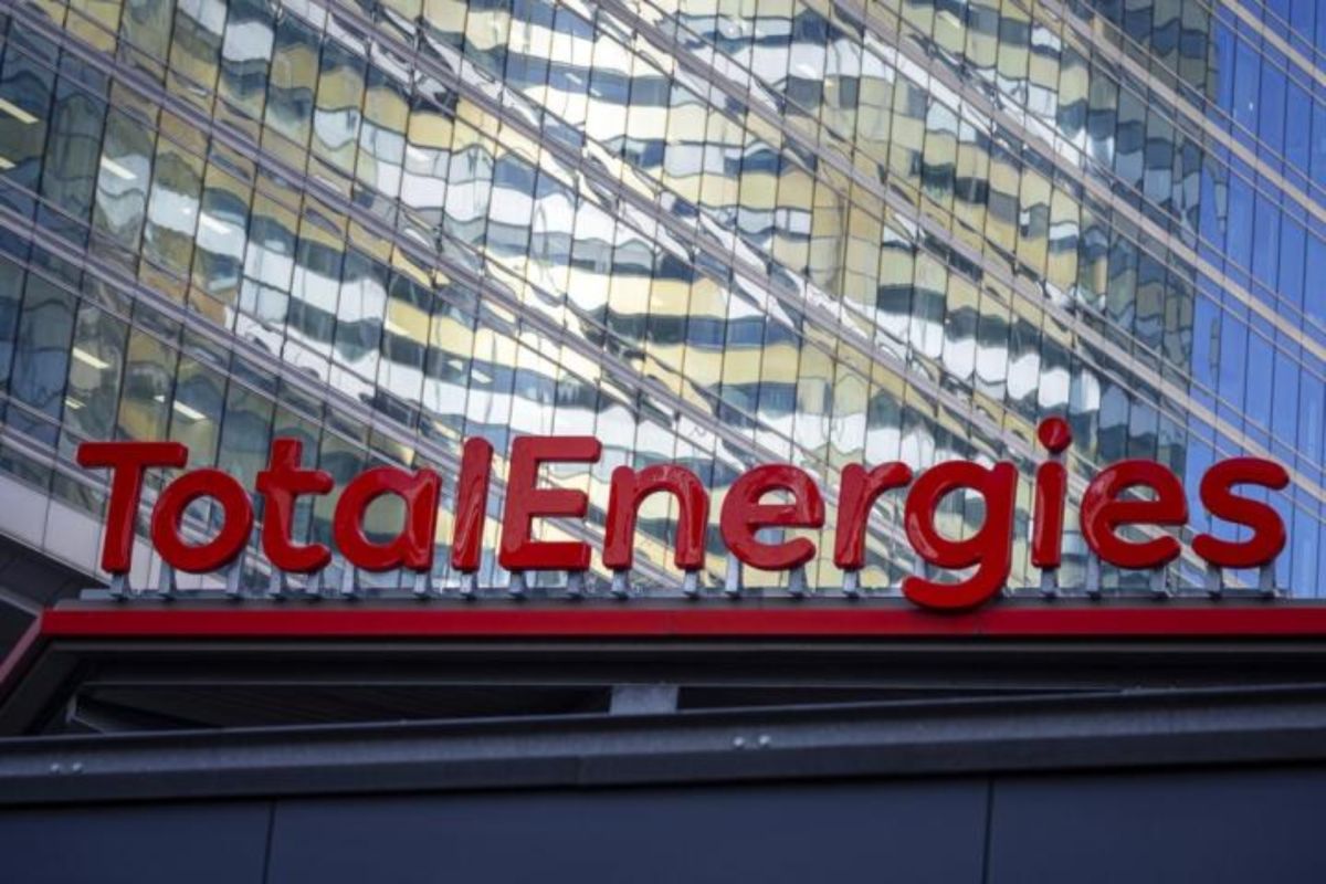 TotalEnergies – Ακτιβιστές προσπάθησαν να εμποδίσουν συνεδρίαση μετόχων