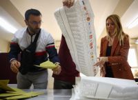 Τουρκία: Χιλιάδες εθελοντές στα εκλογικά τμήματα Τουρκία: Χιλιάδες εθελοντές στα εκλογικά τμήματα
