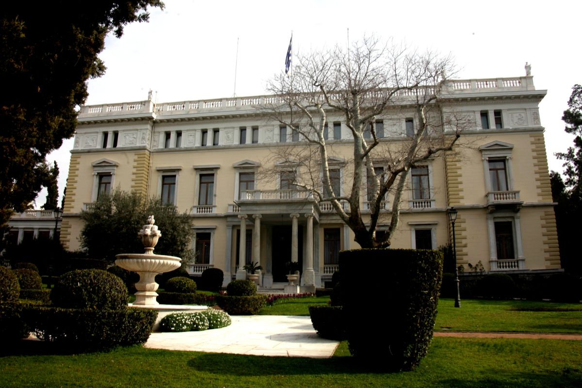 Σύσκεψη πολιτικών αρχηγών υπό την Πρόεδρο της Δημοκρατίας