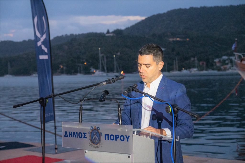 Σε μαζική αποχή από τις εκλογές καλεί ο δήμαρχος Πόρου- “Δεν είμαστε πρόβατα”