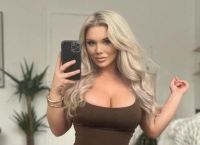 Στην άτακτη Stacey Clarke δεν αρέσουν τα σουτιέν Στην άτακτη Stacey Clarke δεν αρέσουν τα σουτιέν