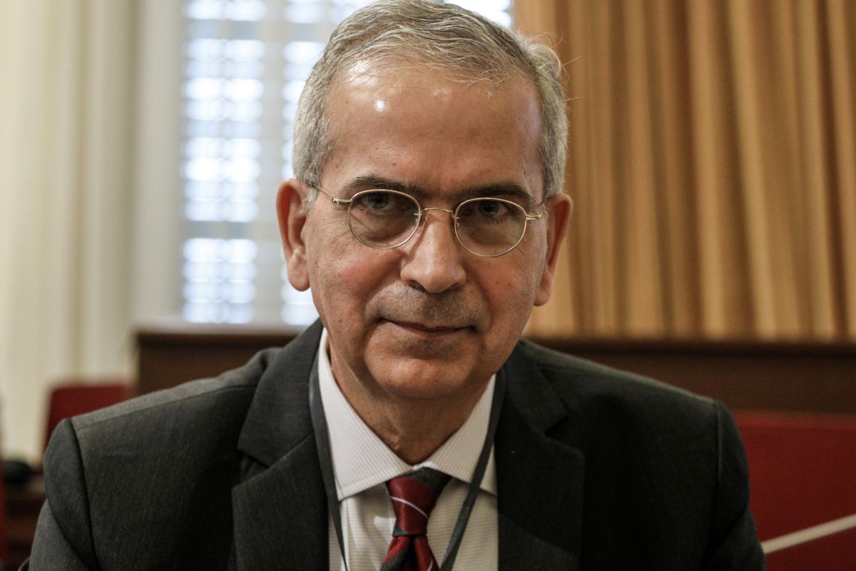 Ο Ιωάννης Σαρμάς διορίζεται υπηρεσιακός πρωθυπουργός