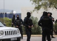 Πολυτεχνειούπολη: Έφοδος της ΕΛΑΣ και πέντε συλλήψεις ανήλικων διακινητών ναρκωτικών Πολυτεχνειούπολη: Έφοδος της ΕΛΑΣ και πέντε συλλήψεις ανήλικων διακινητών ναρκωτικών
