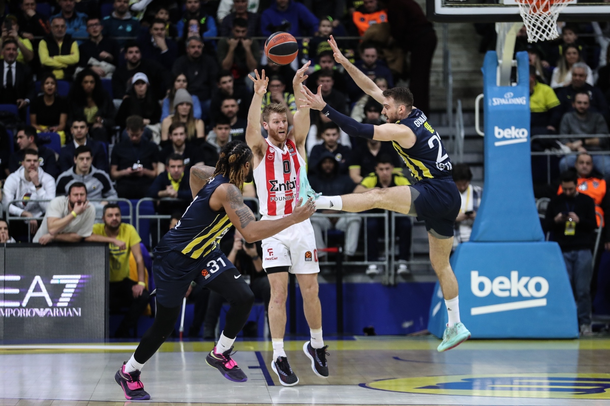 Φενέρ-Ολυμπιακός: Πρώτη απόπειρα για break στην Κωνσταντινούπολη