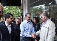 Επίσκεψη Μητσοτάκη στην ανθοκομική έκθεση Κηφισιάς [pic]